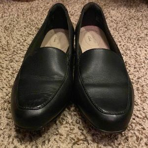 Clarks Black Leather Loafers size 8.5 Wide